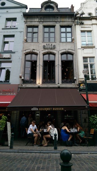 Fachada do Ellis, Place Saint-Catherine - Receita de Viagem