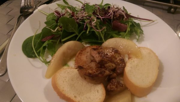 foie-gras-com-pera-caramelada-receita-de-viagem